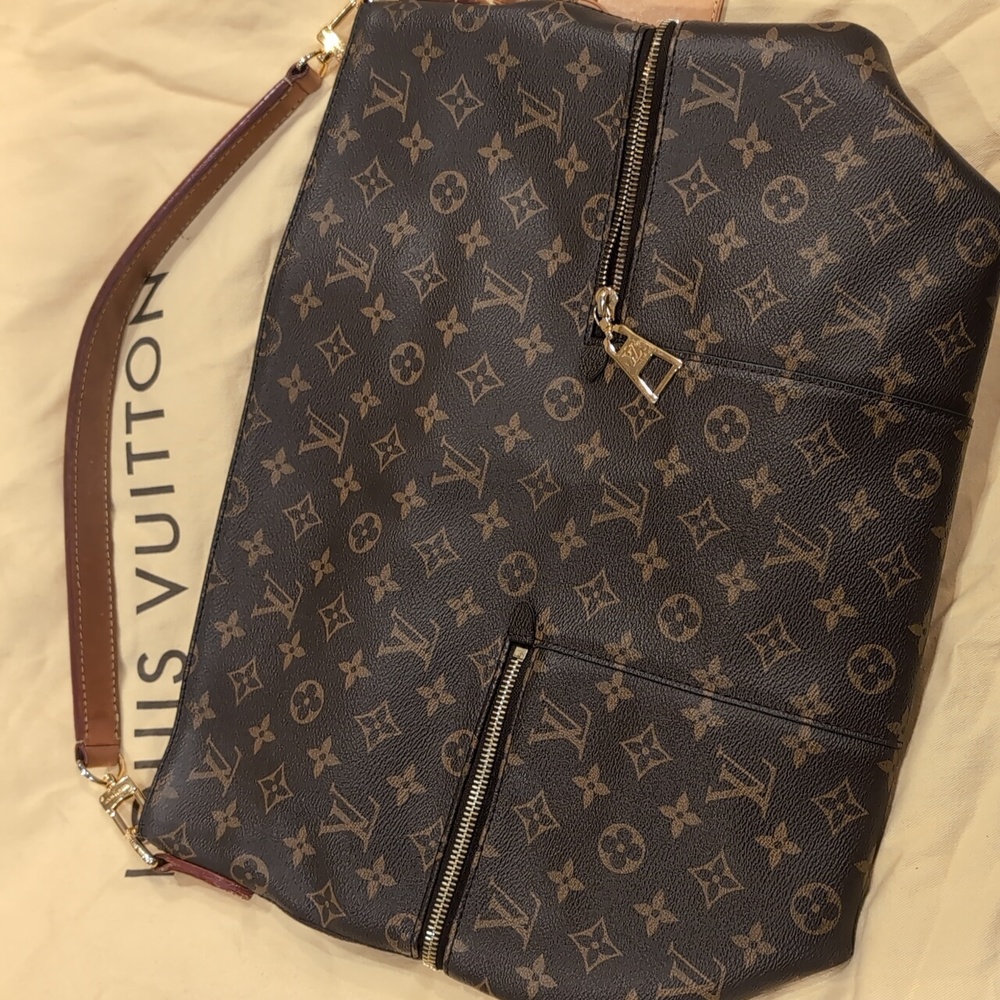 Authentic Louis Vuitton Monogram Melie Hobo Bag